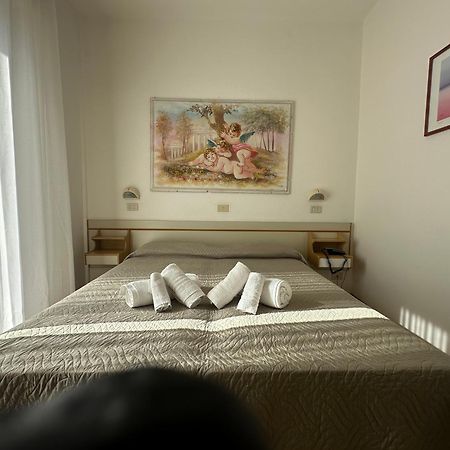 רימיני Hotel Alcazar מראה חיצוני תמונה