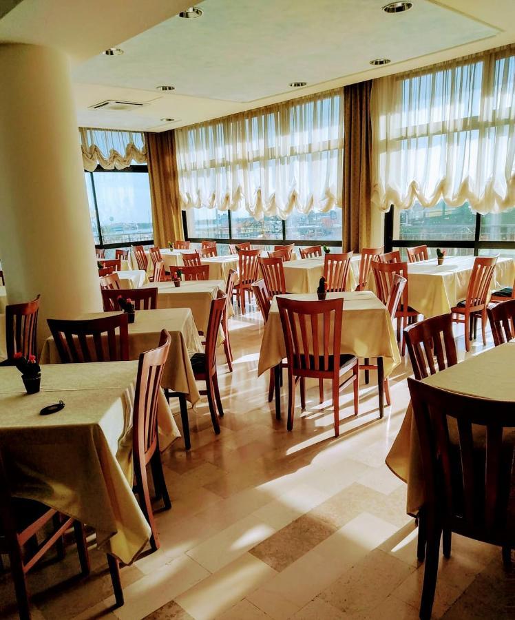 רימיני Hotel Alcazar מראה חיצוני תמונה
