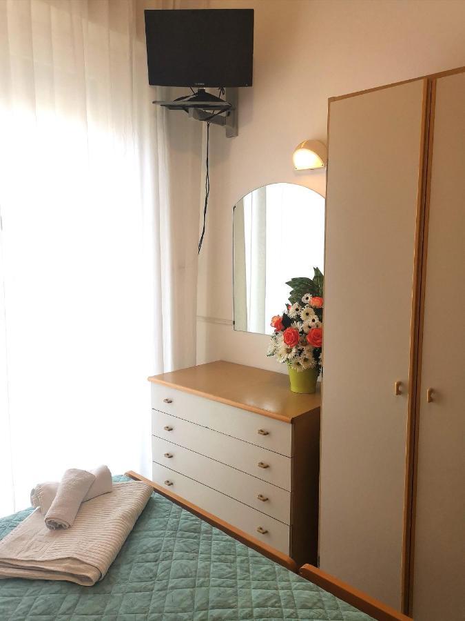 רימיני Hotel Alcazar מראה חיצוני תמונה