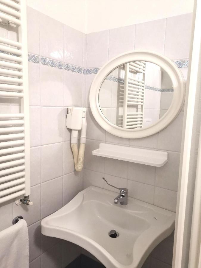 רימיני Hotel Alcazar מראה חיצוני תמונה