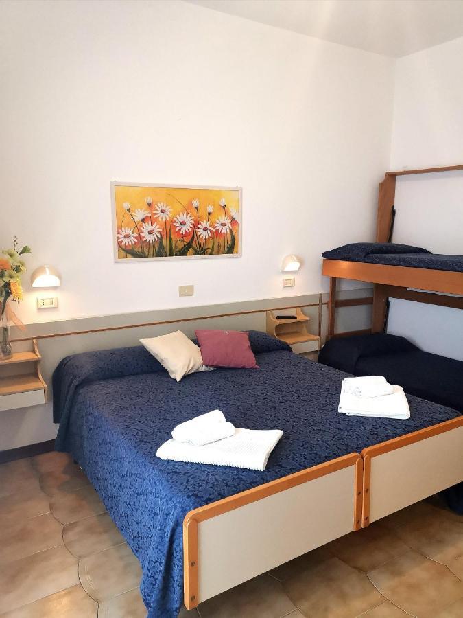 רימיני Hotel Alcazar מראה חיצוני תמונה