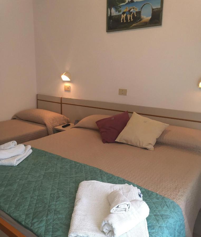 רימיני Hotel Alcazar מראה חיצוני תמונה