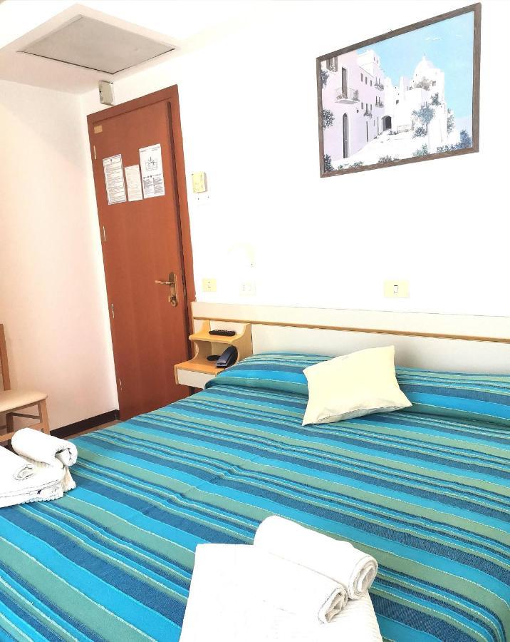 רימיני Hotel Alcazar מראה חיצוני תמונה