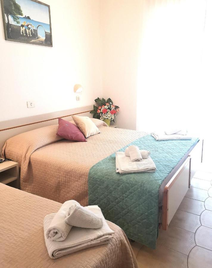 רימיני Hotel Alcazar מראה חיצוני תמונה