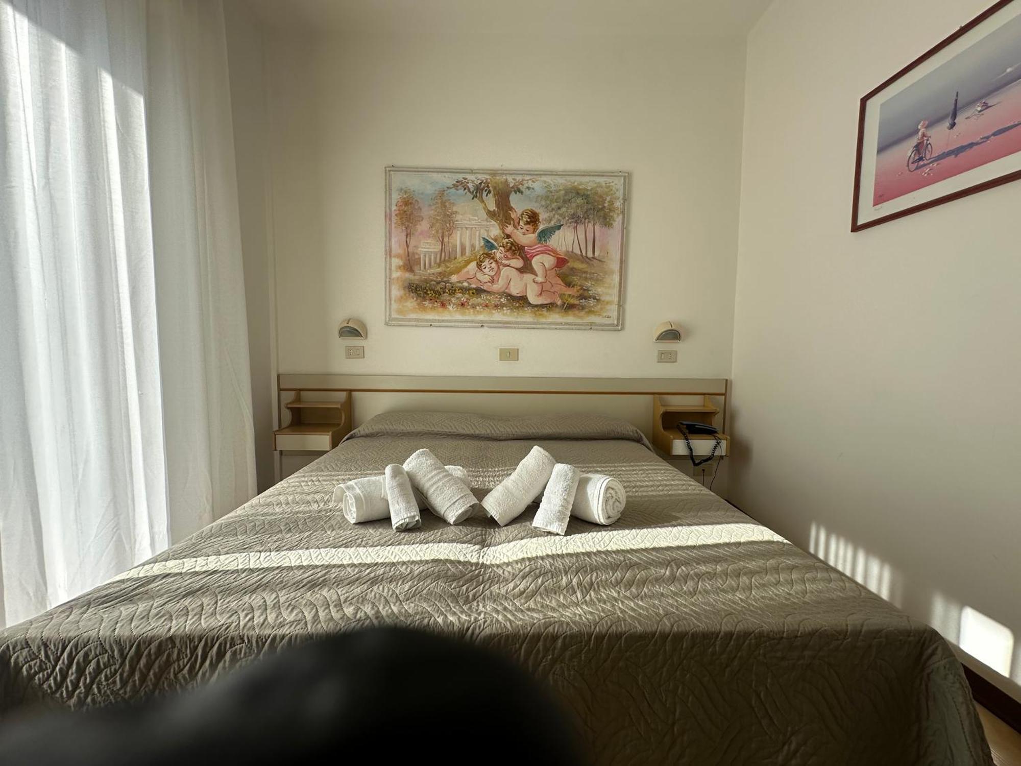 רימיני Hotel Alcazar מראה חיצוני תמונה