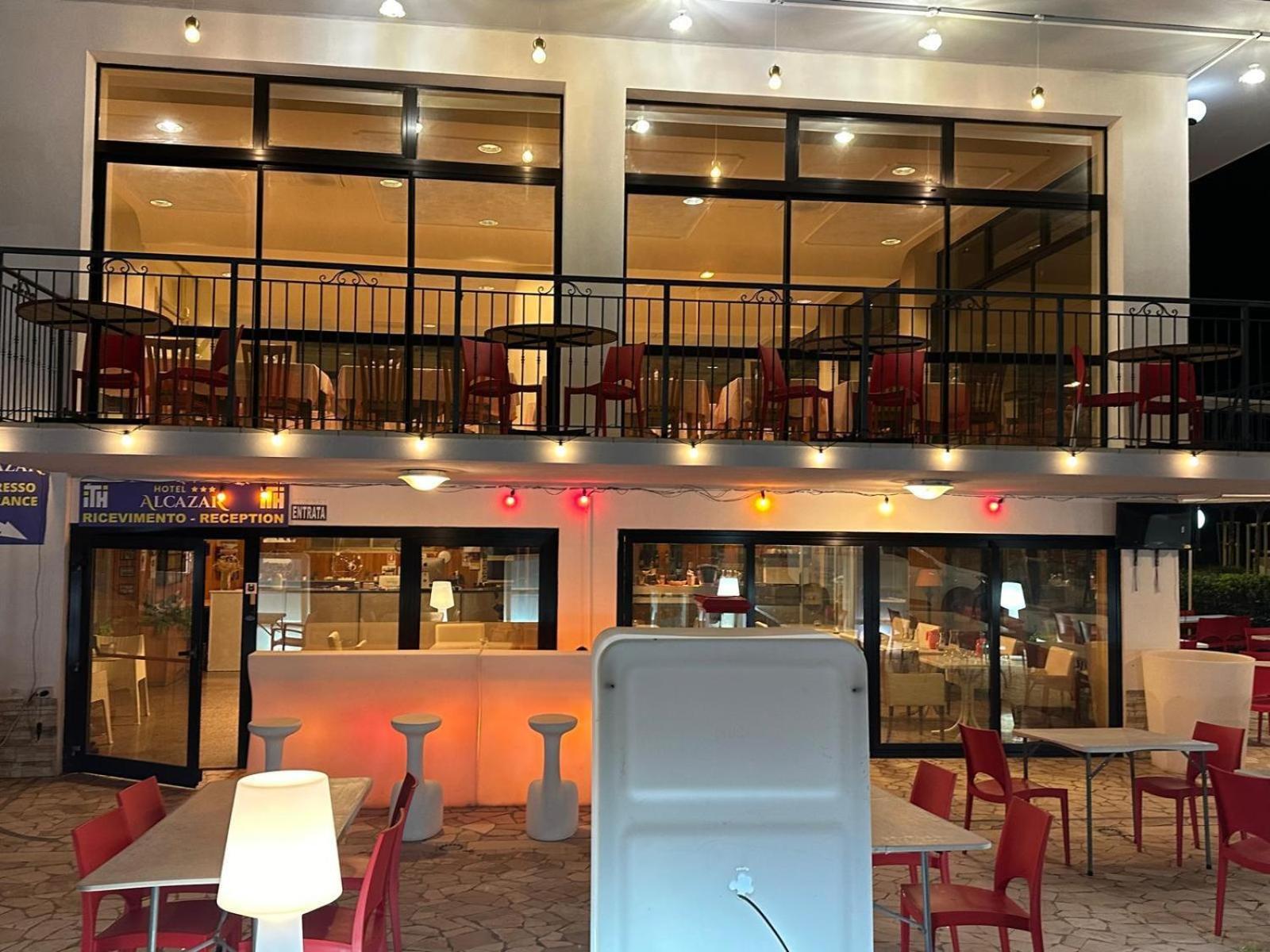 רימיני Hotel Alcazar מראה חיצוני תמונה