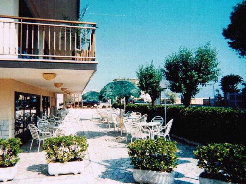 רימיני Hotel Alcazar מראה חיצוני תמונה